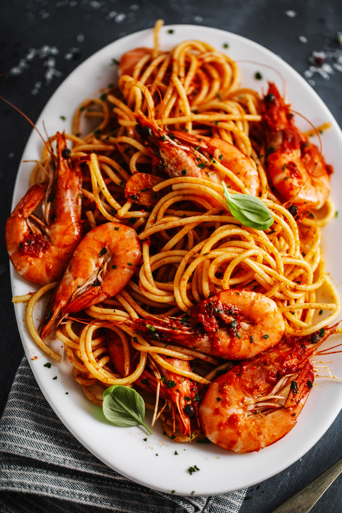 Garnalen met pasta in tomatensaus
